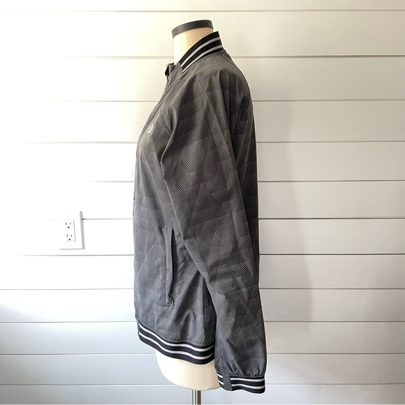 The North Face Gray Jacket - Picture 4 of 12